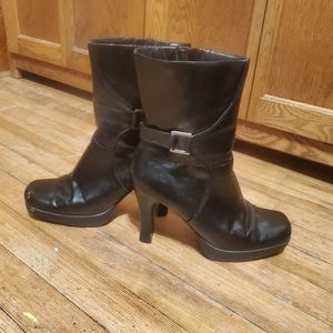 Womens Heeled Boots sz 8.5